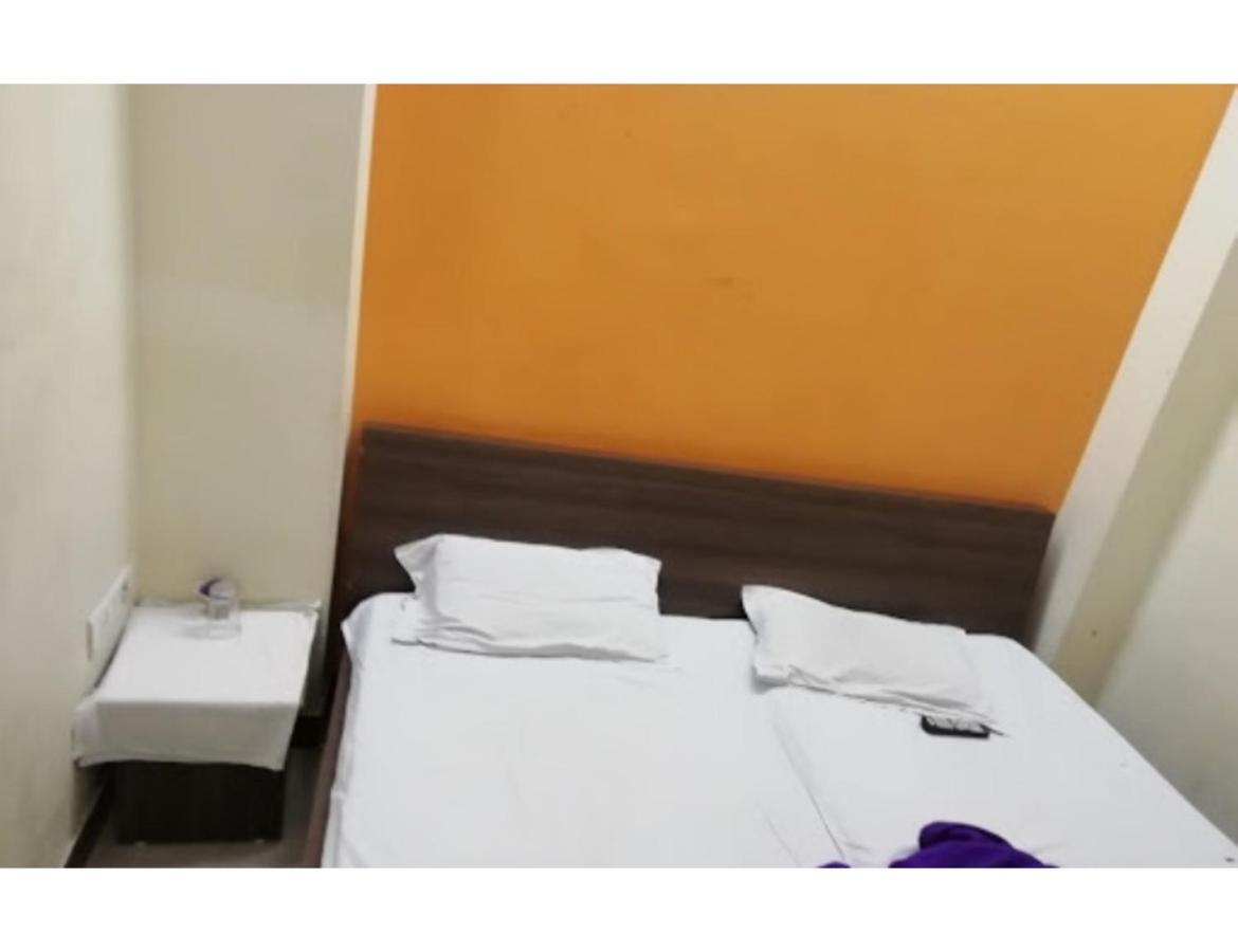 Hotel Adarsh, Ujjain Esterno foto