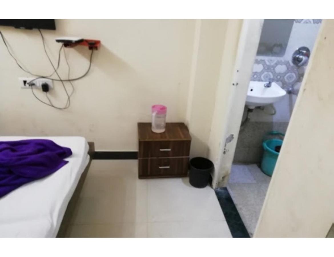 Hotel Adarsh, Ujjain Esterno foto