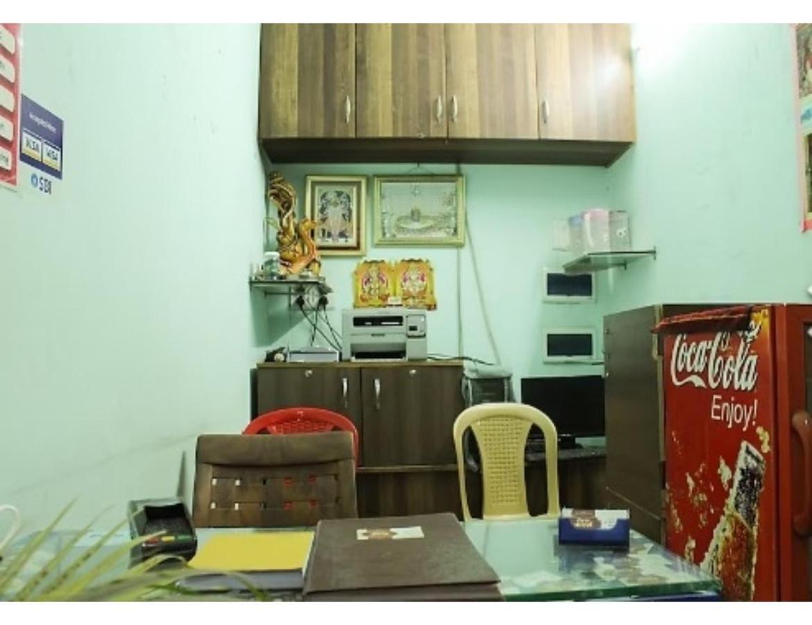 Hotel Adarsh, Ujjain Esterno foto