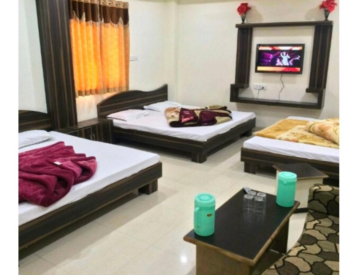 Hotel Adarsh, Ujjain Esterno foto