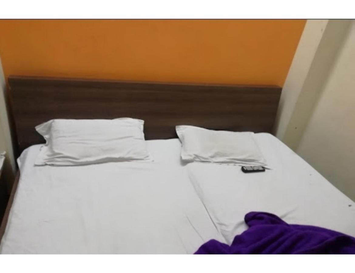 Hotel Adarsh, Ujjain Esterno foto